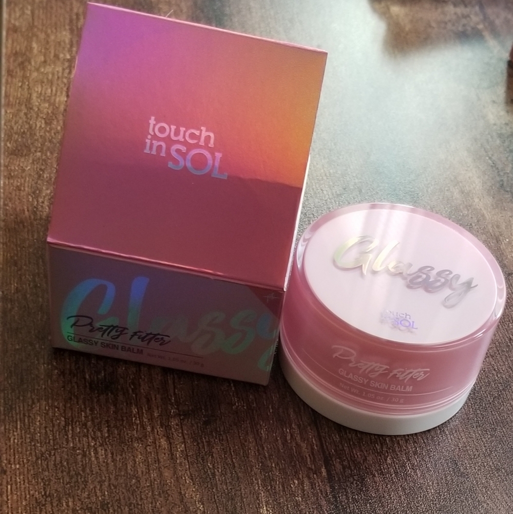 Glassy skin balm
